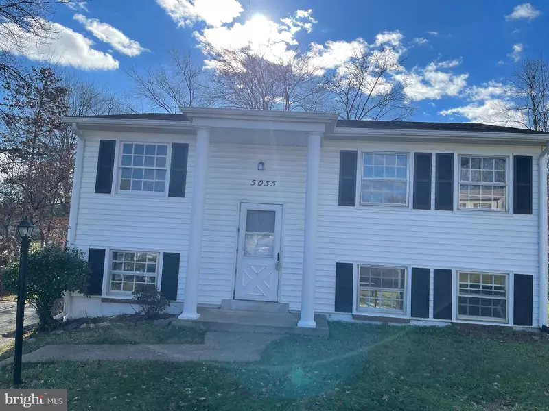 5055 LAKELAND CT, Woodbridge, VA 22193