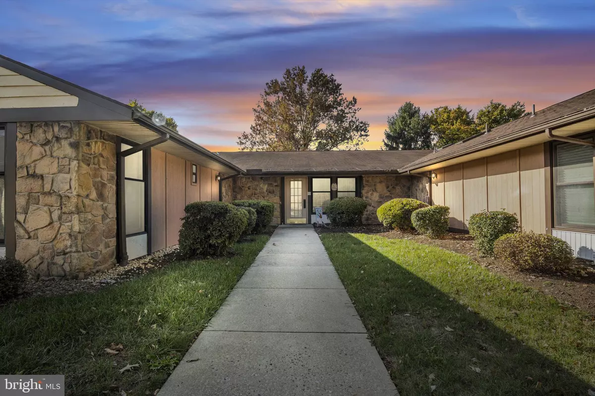 Carlisle, PA 17015,15 ABBEY COURT