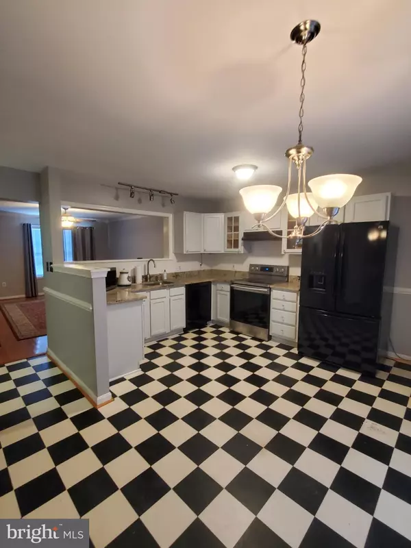 Warrenton, VA 20186,573 HIGHLAND TOWNE LN