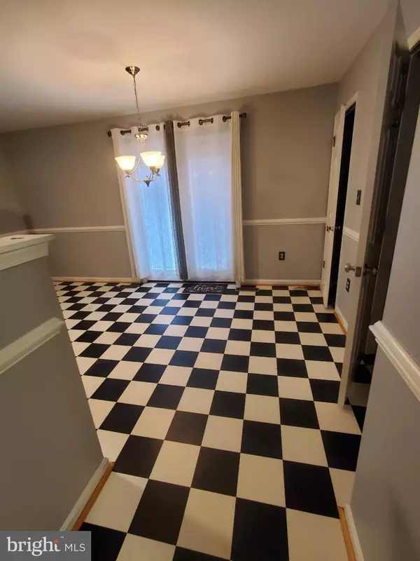 Warrenton, VA 20186,573 HIGHLAND TOWNE LN