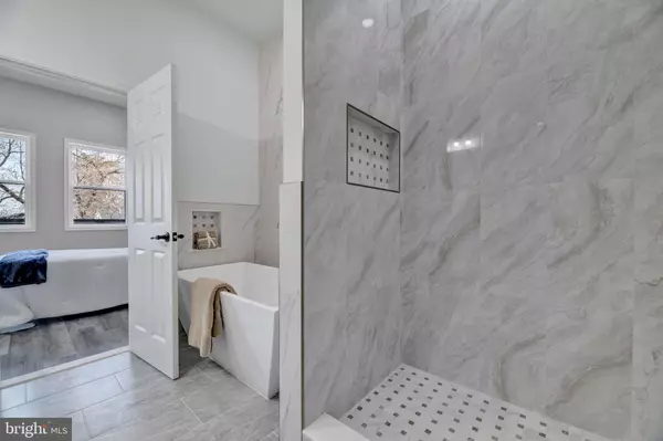 Washington, DC 20019,1121 48TH PL NE