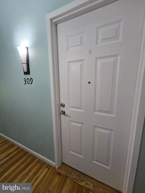 Philadelphia, PA 19127,4368 CRESSON ST #309