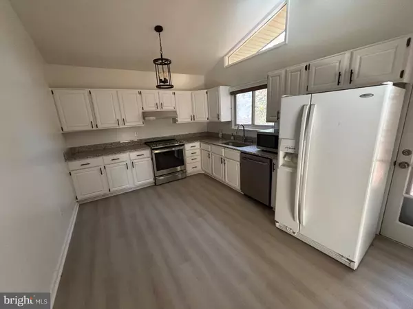 Springfield, VA 22152,7826 GLENISTER DR