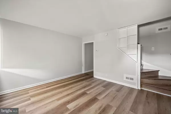 Dundalk, MD 21222,323 PINE ST