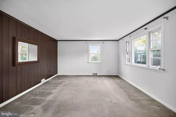 Royersford, PA 19468,420 N LEWIS RD