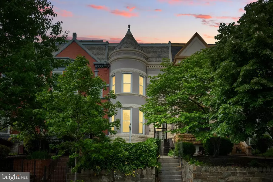 136 R ST NE, Washington, DC 20002