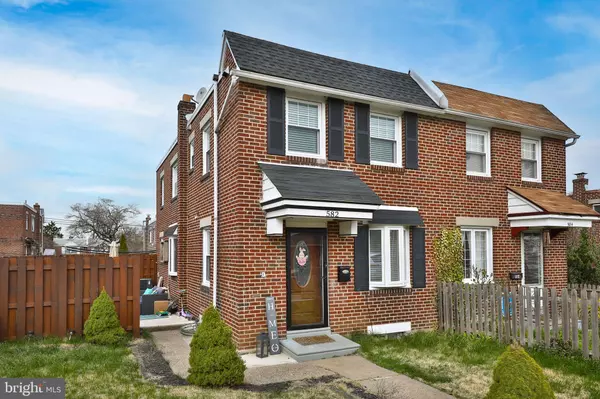 582 FAIRWAY TER, Philadelphia, PA 19128