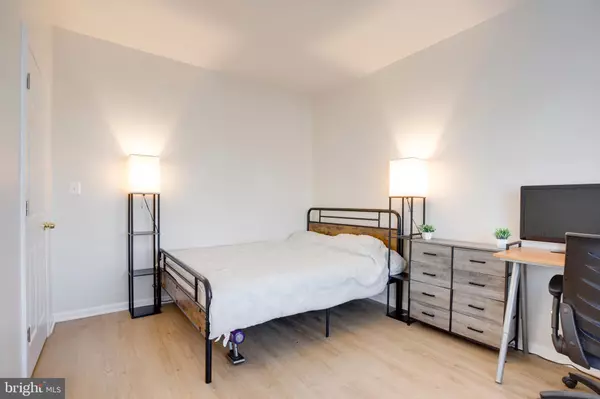 Chantilly, VA 20152,25304 SHIPLEY TER