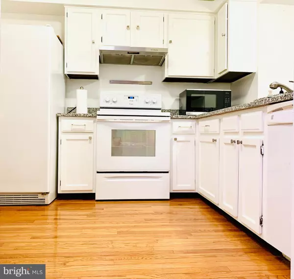 Centreville, VA 20120,14816 LYNHODGE CT