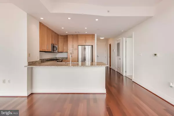 Mclean, VA 22102,8220 CRESTWOOD HEIGHTS DR #1105