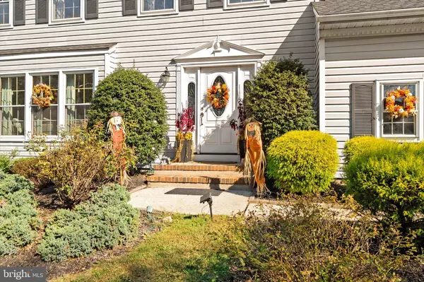 Hamilton, NJ 08620,21 VILLAGE DR W