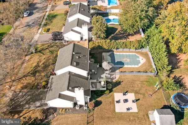 Hamilton, NJ 08620,21 VILLAGE DR W