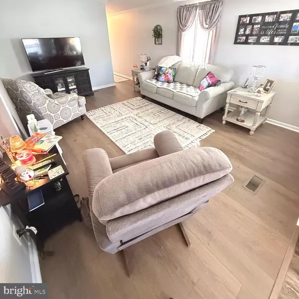 Media, PA 19063,182 FIFTH AVE