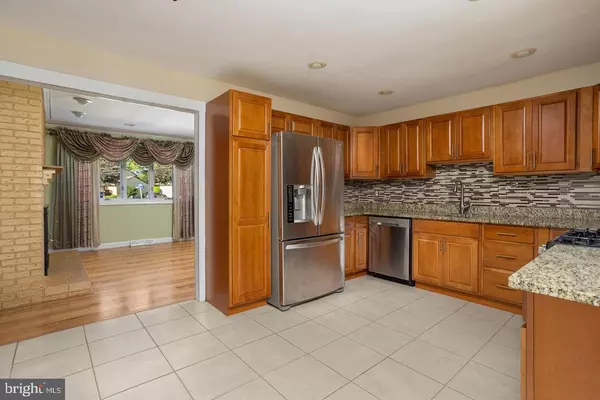 Hamilton, NJ 08690,2 GREAT OAK RD