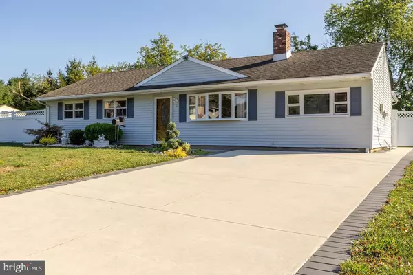 2 GREAT OAK RD, Hamilton, NJ 08690