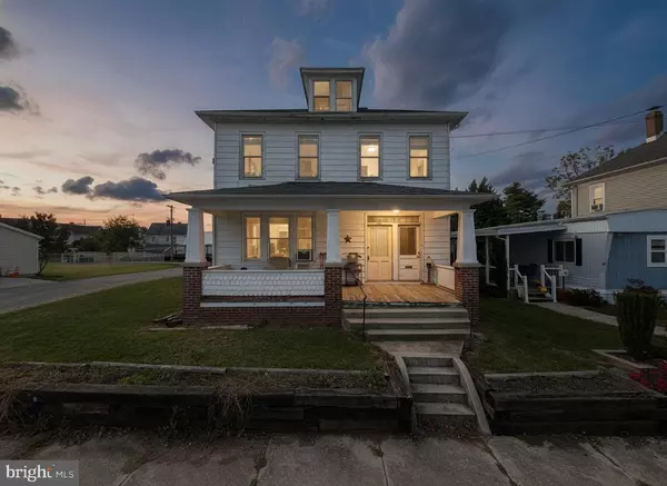 20 & 20 1/2 MONROE ST, Hanover, PA 17331