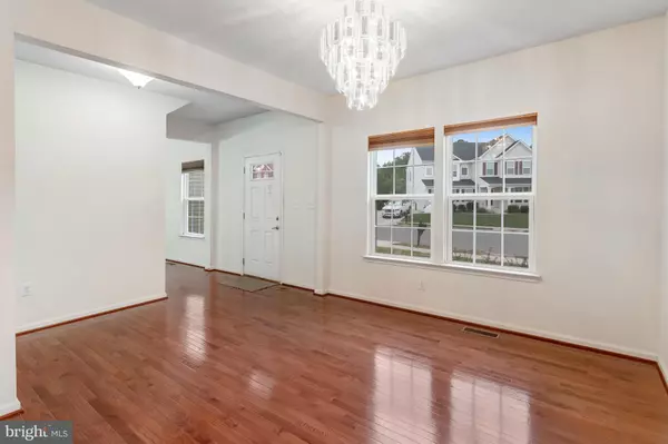 Fredericksburg, VA 22407,9910 BOX OAK CT