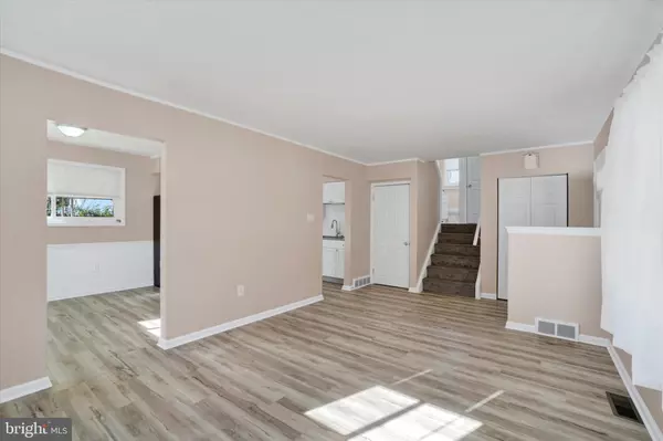 York, PA 17404,1212 LIVINGSTON RD