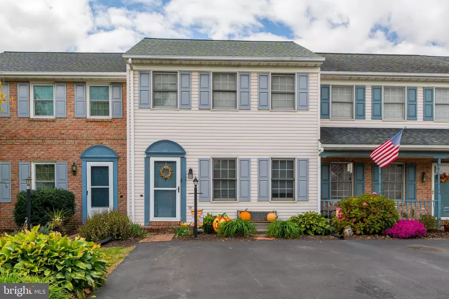 7 BROOKFIELD RD, Lititz, PA 17543