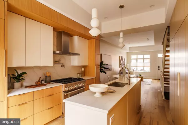 Philadelphia, PA 19146,2104 NAUDAIN ST