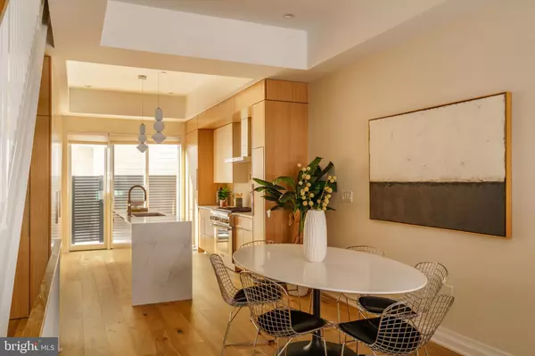 Philadelphia, PA 19146,2104 NAUDAIN ST