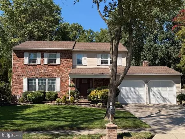 21 LANCELOT LN, Mount Laurel, NJ 08054