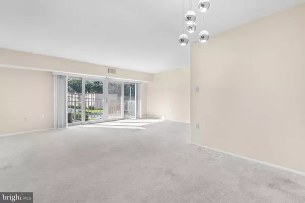 Bladensburg, MD 20710,5204 NEWTON ST #304