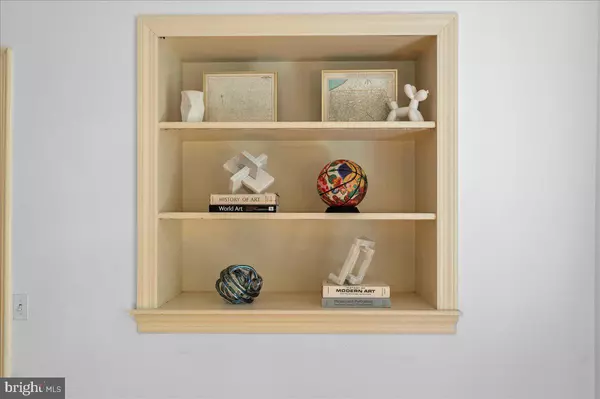 Philadelphia, PA 19118,452 W CHESTNUT HILL AVE