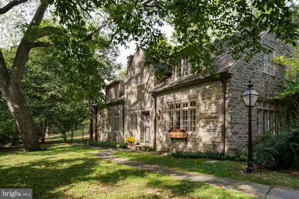 452 W CHESTNUT HILL AVE, Philadelphia, PA 19118