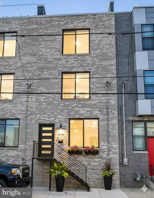 Philadelphia, PA 19146,2034 REED ST