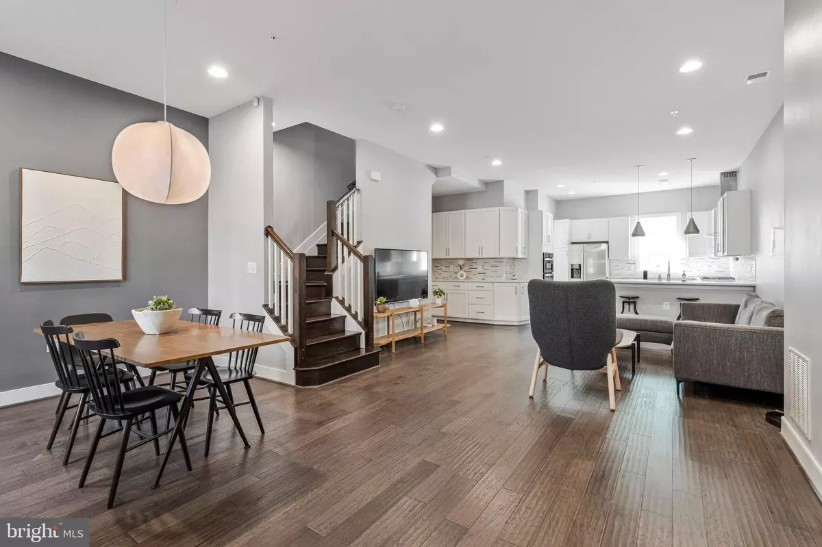 Alexandria, VA 22301,2102 MAIN LINE BLVD