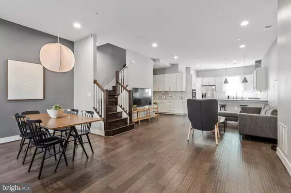 2102 MAIN LINE BLVD, Alexandria, VA 22301