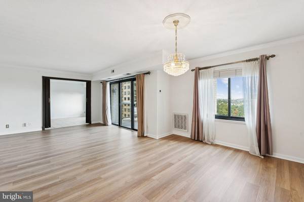 205 YOAKUM PKWY #823, Alexandria, VA 22304