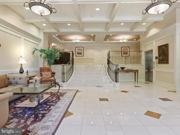 Mclean, VA 22102,1781 CHAIN BRIDGE RD #303