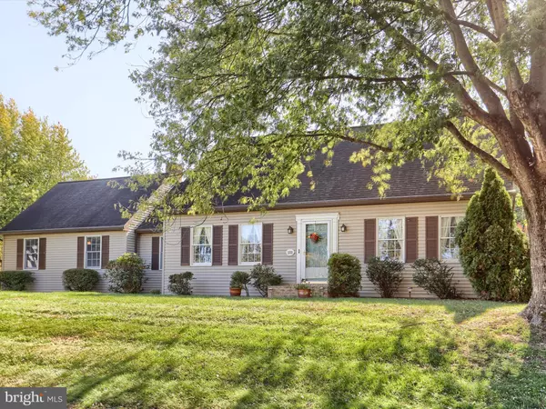 889 HAWTHORNE AVE, Mechanicsburg, PA 17055