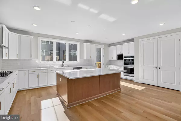 42141 GILDED STONE TER, Brambleton, VA 20148