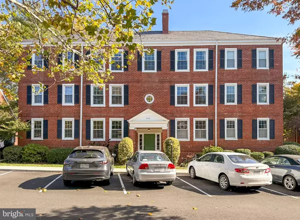 Arlington, VA 22206,4710 30TH ST S #C1