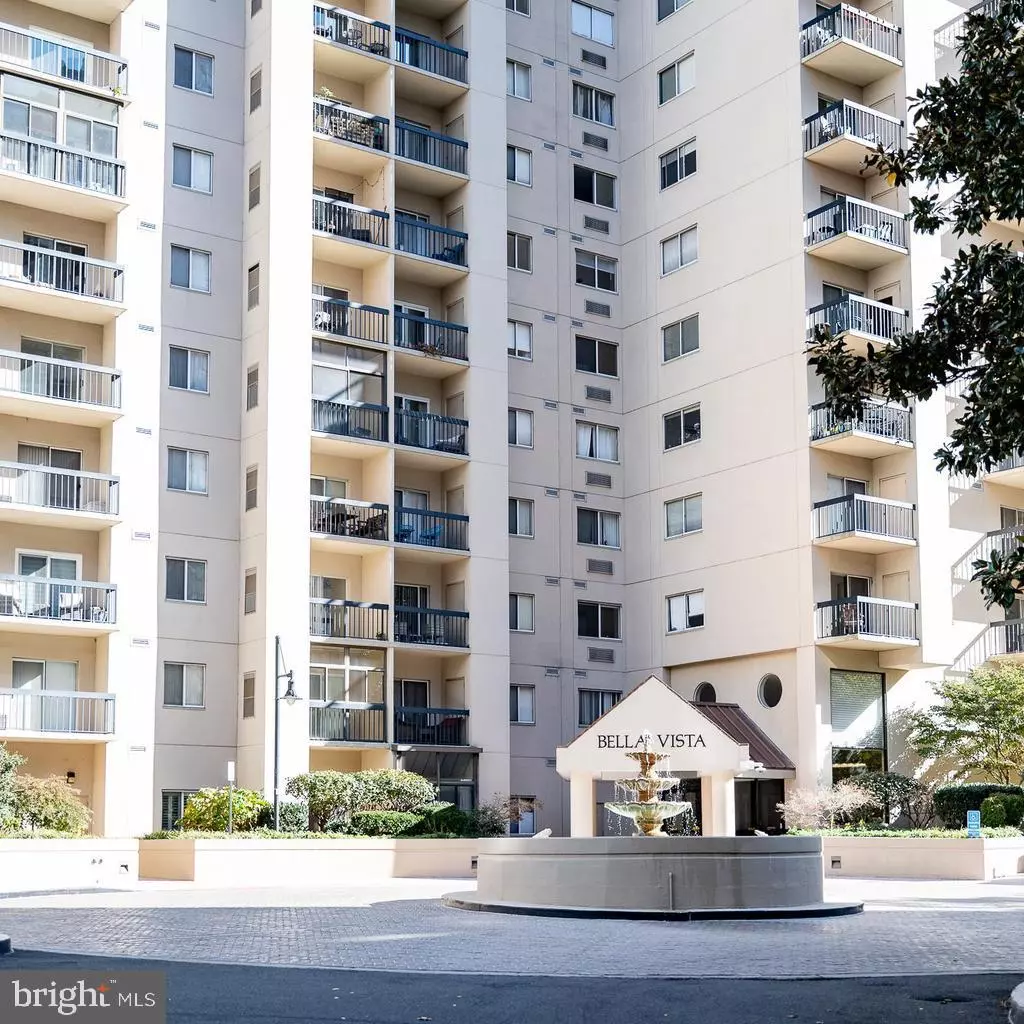 Arlington, VA 22202,1211 S EADS ST #102