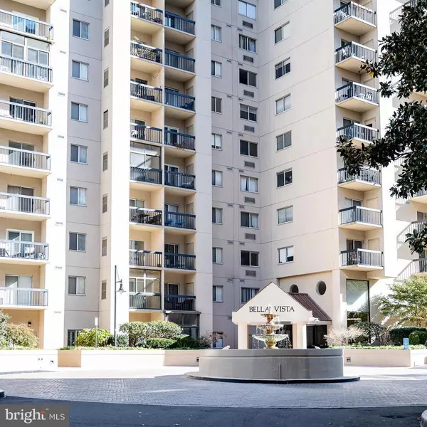 Arlington, VA 22202,1211 S EADS ST #102