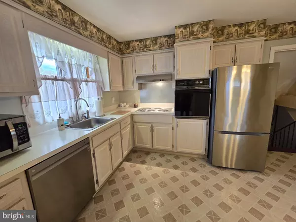 Maple Shade, NJ 08052,120 E CENTER AVE