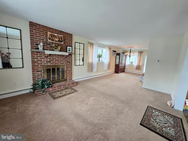 Maple Shade, NJ 08052,120 E CENTER AVE