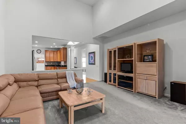 Hamilton, NJ 08690,8 DOVE CT