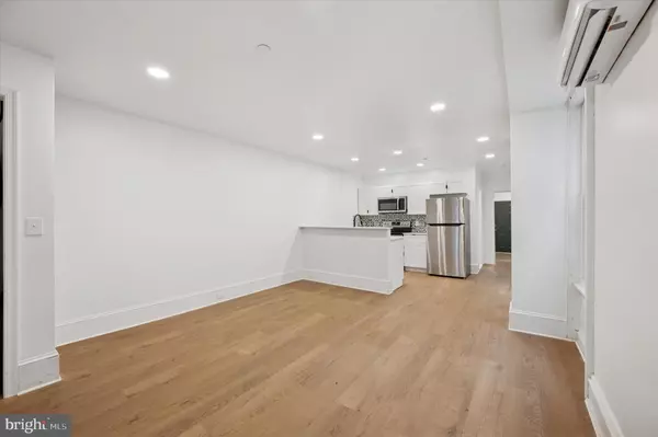 Philadelphia, PA 19130,1637 W GIRARD AVE #1