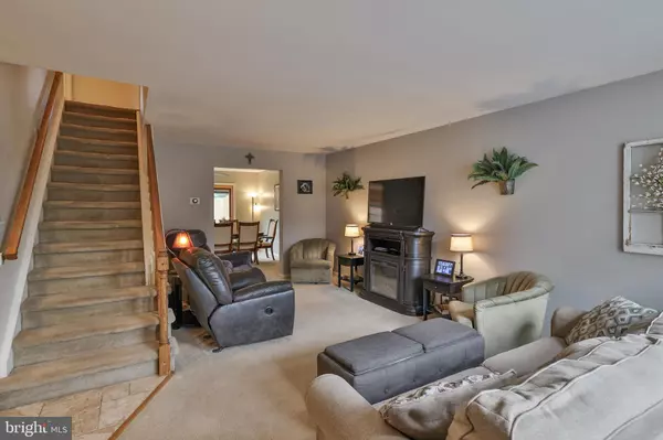 Allentown, PA 18104,422 TAMARACK DR