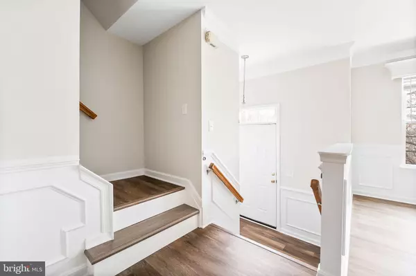 Clifton, VA 20124,13504 LITTLE BROOK DR