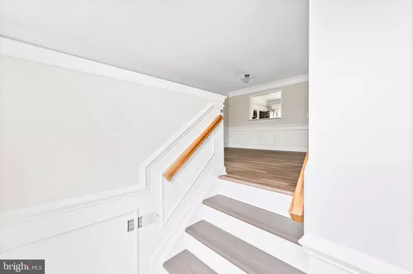 Clifton, VA 20124,13504 LITTLE BROOK DR