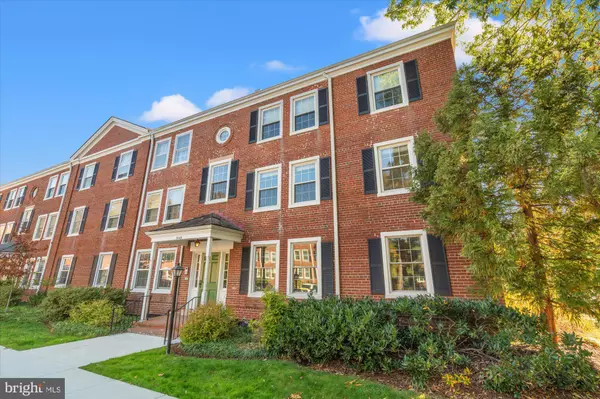 Arlington, VA 22206,3049 S BUCHANAN ST #B2