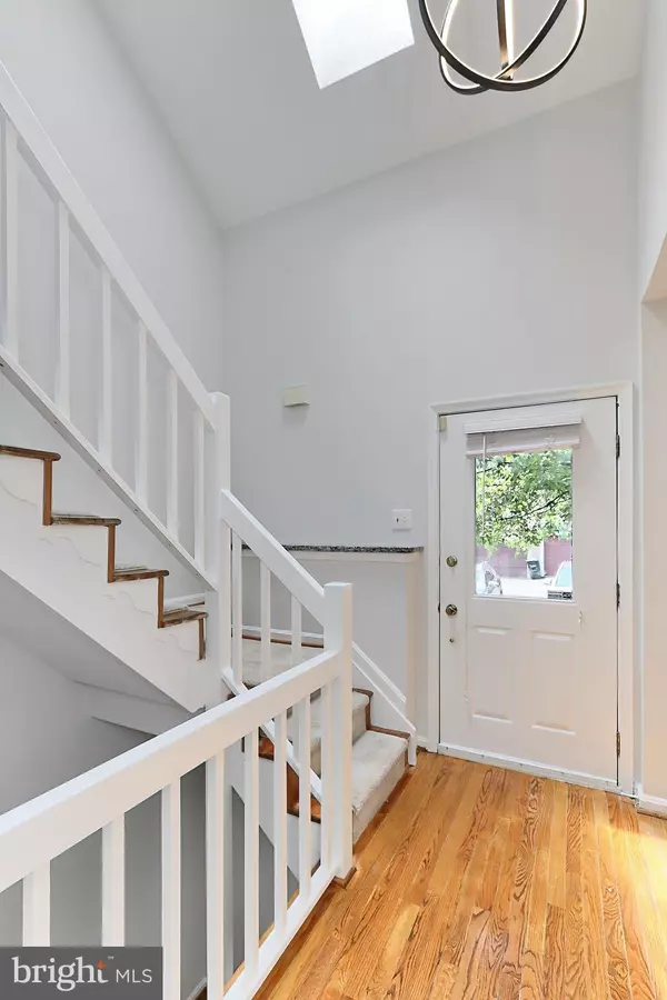 Fairfax, VA 22033,4021 LAKE GLEN RD