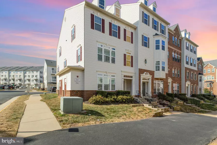 7455 BRUNSON CIR, Gainesville, VA 20155