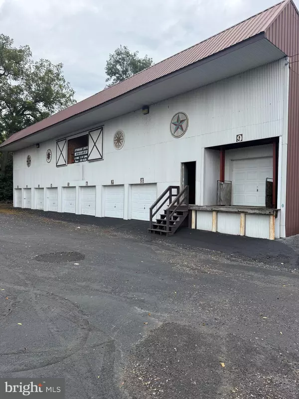 Annville, PA 17003,1236 E MAIN ST #3